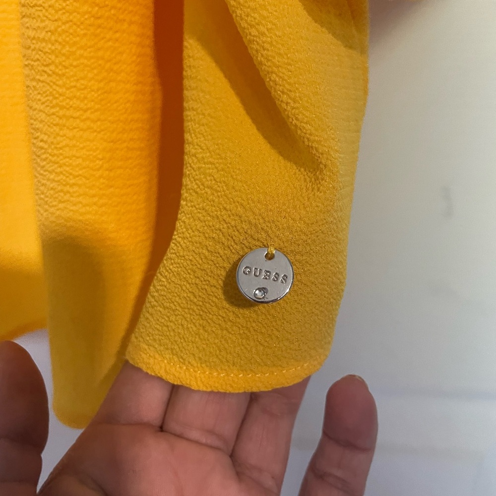 Guess Yellow Ruffled Cropped Blouse - Picture 5 of 14